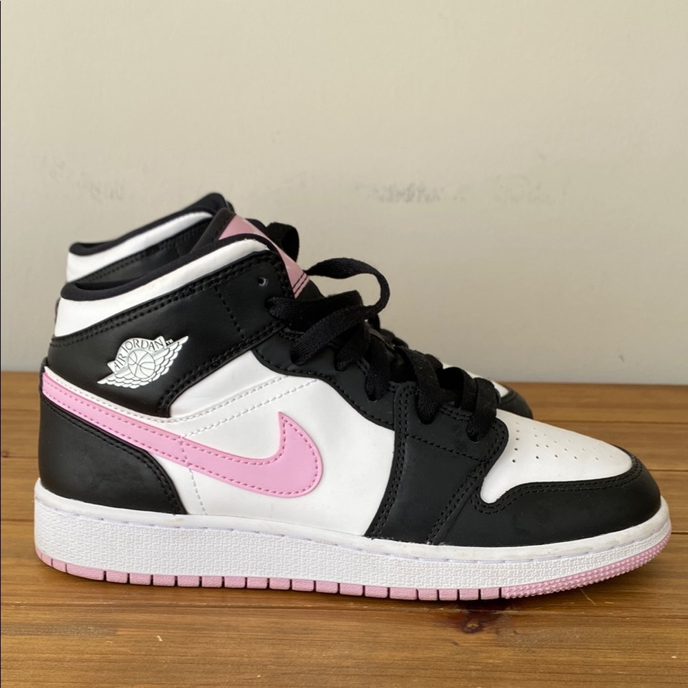 Nike Kids' Black and Pink Sneakers